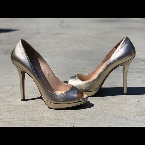 Prada gold leather peep toe pumps high heels - Picture 5 of 6